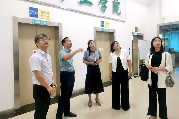 参观甘肃农业大学哔咔漫画
教学科研平台_副本.jpg