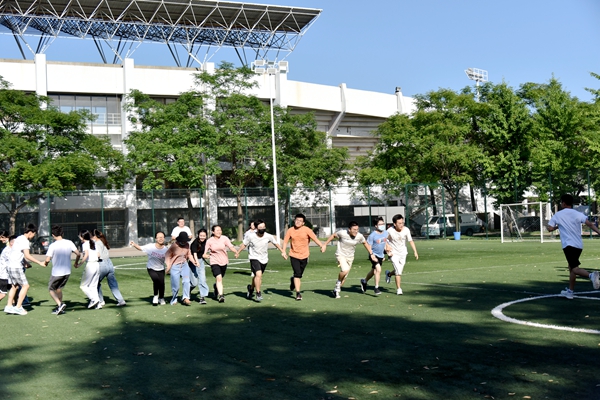 33db6f2fd26148f1ab7d32dcb4014e65.jpg “滚雪球”活动.JPG