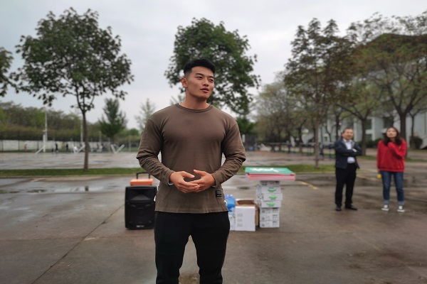 01b107ac0414474e8c95b474eeed4384.jpg 7e82cb1253793539.jpg