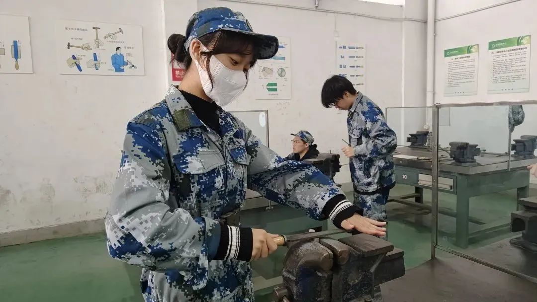 8a24ead3b9144b7c844a7b6af9df5daf.jpg 8a24ead3b9144b7c844a7b6af9df5daf.jpg